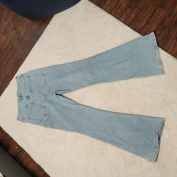 Abercrombie and fitch flare jeans - Picture 2 of 4